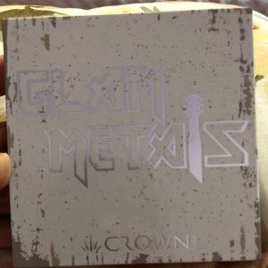 ⭐️⭐️⭐️SOLD⭐️⭐️⭐️ Crown Glam metals palette